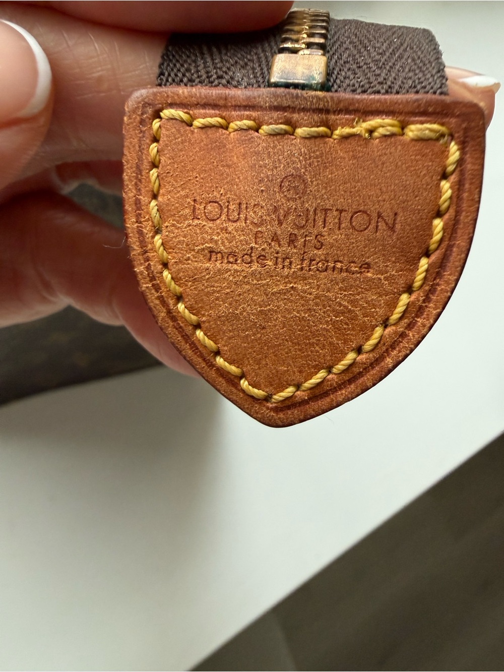 Louis Vuitton Monogram 19 Toiletry Pouch - Brown/Gold Monogram - Picture 9 of 11